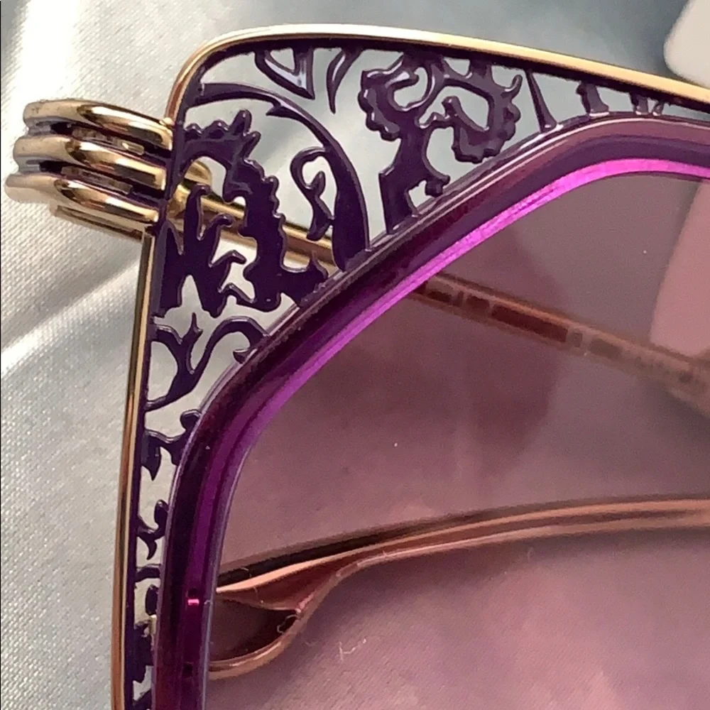 NWT ETRO Violet elegant sunglasses w/case
